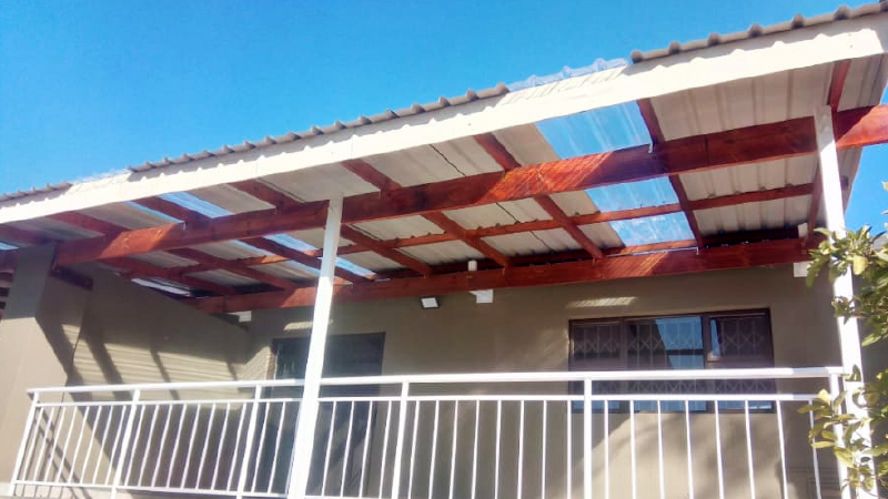 Polycarbonate roof sheets